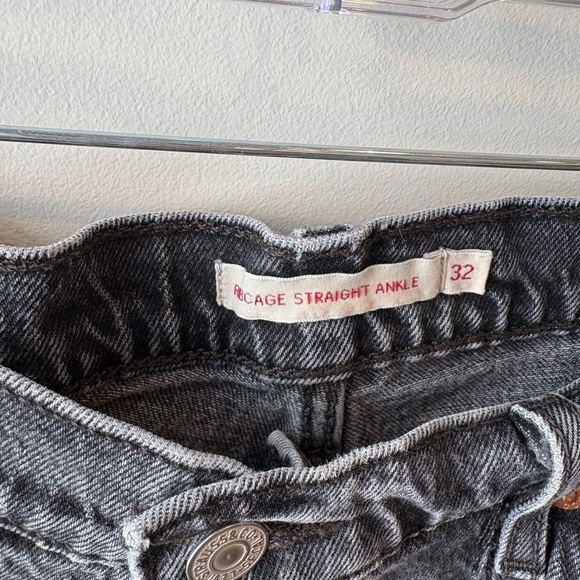 Levi’s Ribcage Straight Ankle Jeans - Picture 3 of 5